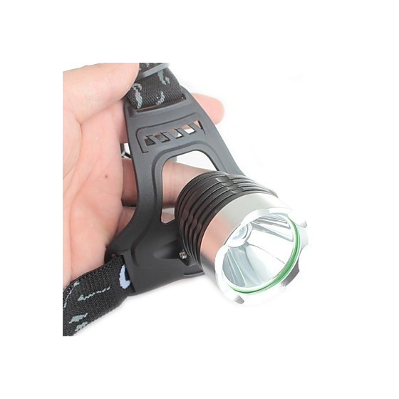 Мощен акумулаторен челник 1800Lm CREE T6 с пет режима на осветление
