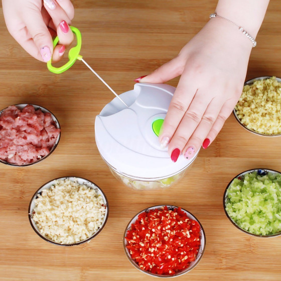 Многофункционален ръчен чопър Nicer Dicer Plus за зеленчуци и плодове | Купете сега